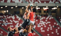 2026 电子竞技转播新尝试：解析“全息桌布视角”在家庭客厅的普及程度。